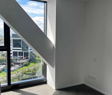 Bright One-Bed Oasis in Ellerslie - City & Village Access - Photo 5