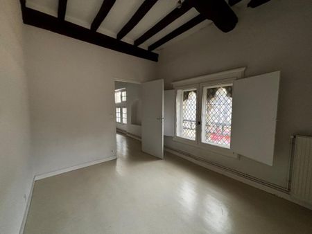 Location Appartement 3 pièces 74m² AIRE SUR L ADOUR 40800 - Photo 2