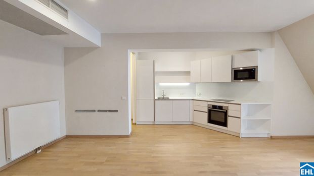 Perfekte Kombination aus Altbauflair und modernstem Wohnen im Herzen von Wien - Photo 1