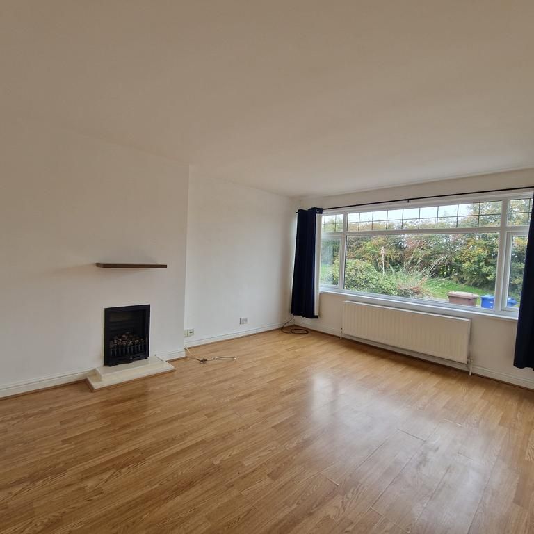 3 bedroom semi-detached house to rent - Photo 1