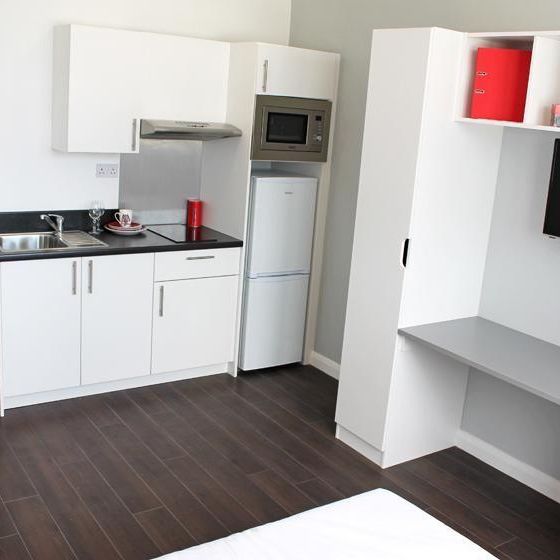 Studio to rent - Photo 1