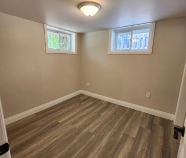 Detached Home For Lease | X8392852 - Photo 2