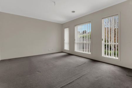 4 Bedroom Home in the Heart of South Morang! - Photo 4