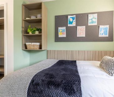 1 bedroom in a flat share to rent - Photo 2