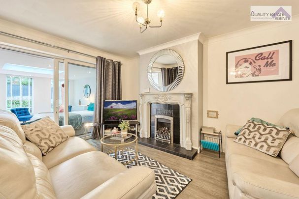 4 bedroom detached house to rent - Photo 1