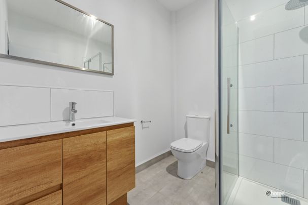 Central Contemporary Townhouse - Photo 1