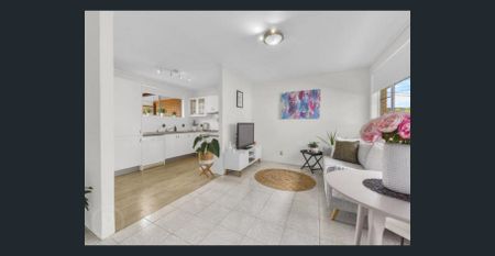 Spacious Two-Bedroom Apartment with Air Conditioning and Extra Large Balcony - Photo 2