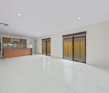 Spacious Four-Bedroom Family Home: Your Gateway to Convenient Living!! - Photo 3