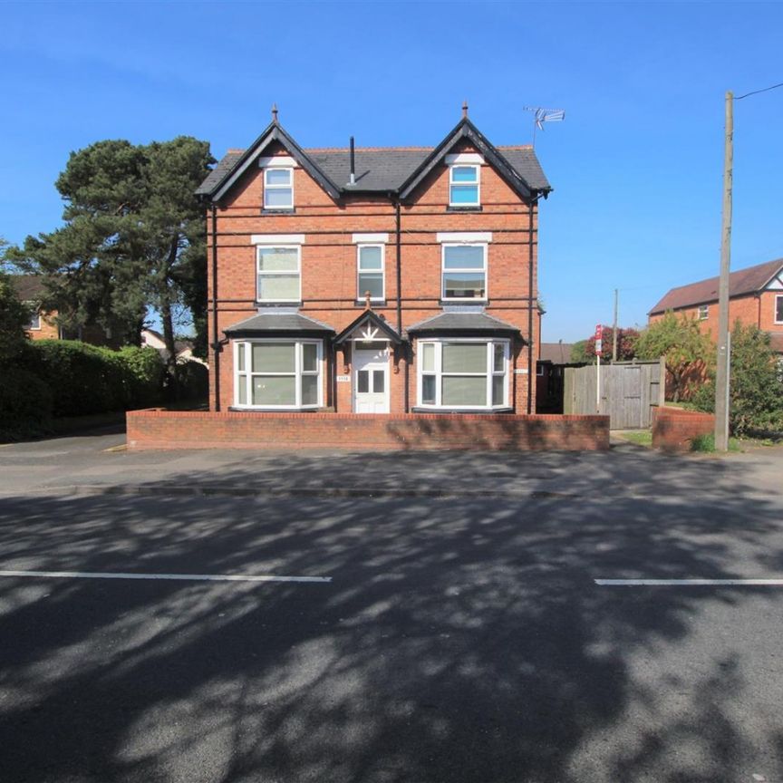 Evesham Road, Astwood Bank, Redditch, B96 6EA - Photo 1