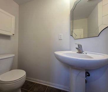 For Lease - 2266 Baronwood Drive, Oakville, Ontario - Photo 4