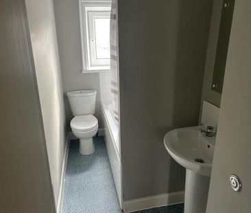 2 bedroom terraced house to rent - Photo 6