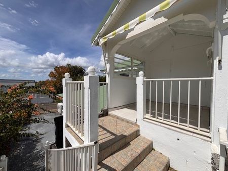 Location Appartement 4 pièces 53m² PORT LOUIS 97117 - Photo 4
