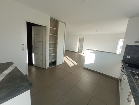 Location maison 4 pièces, 106.62m², Challans - Photo 3