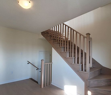 For Lease - 109 Donald Ficht Crescent, Brampton, Ontario - Photo 6