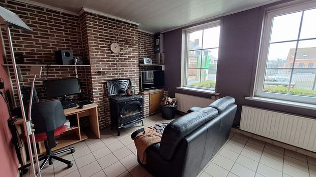 Alleenstaande woning met 3 kamers, ruime garage en veranda te Woesten. - Foto 1