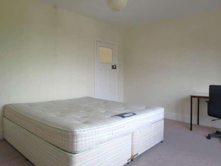 Bedroom Semi Detached House In Winton, BH3 - Photo 5