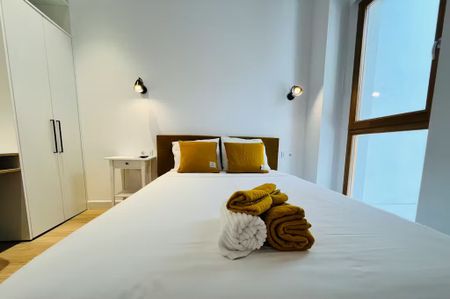 Baix de la Mar, Valencia, Valencian Community 46024 - Photo 4