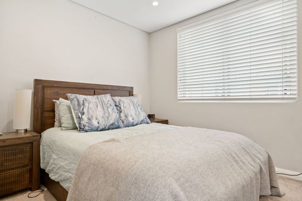 Modern Two Bedroom Apartment With Off Street Parking - Photo 1