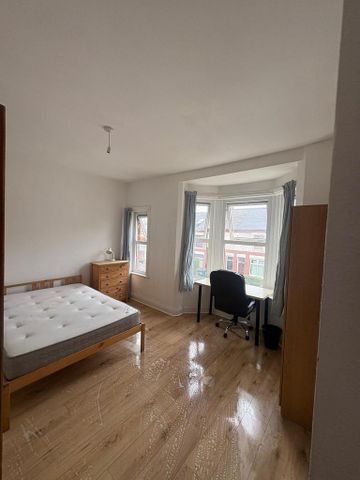 4 bedroom terraced house to rent - Photo 2