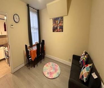 4 bedroom terraced house to rent - Photo 2