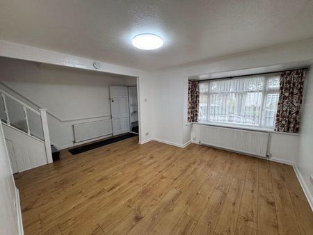 3 bedroom semi-detached house to rent - Photo 2