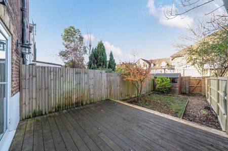 2 bedroom terraced house to rent - Photo 3