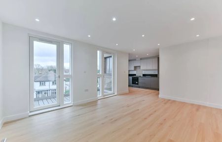 3 Bed Flat, Norbury Avenue, SW16 - Photo 2