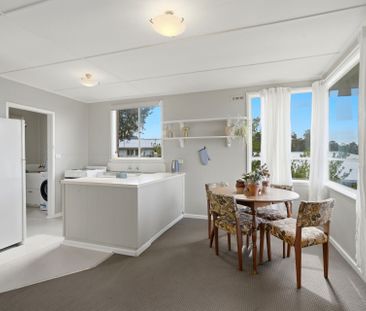 Spacious 3-Bed Family Home in the heart of Claremont - Photo 5