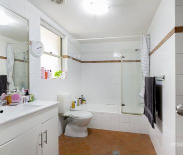 CENTRALLY LOCATED APARTMENT | Unfurnished - Photo 4