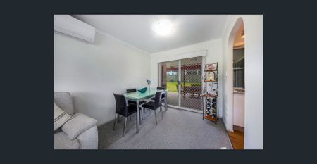 Modern Family Living in the Heart of Sippy Downs - Photo 3