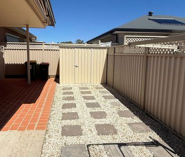 Over 55's Living: Charming 2-Bedroom Villa - Photo 5