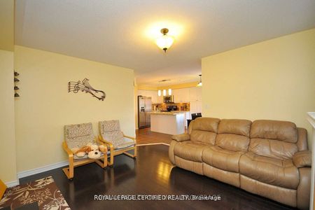 For Lease - 426 Orange Walk Crescent, Mississauga, Ontario - Photo 2