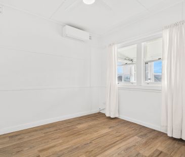 Comfortable 3-Bedroom Home with Spacious Backyard - Photo 4