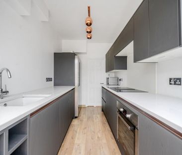 4 bedroom semi-detached house to rent - Photo 4