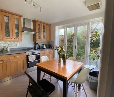 3 Bed Terraced House, Vestry Mews, SE5 - Photo 6