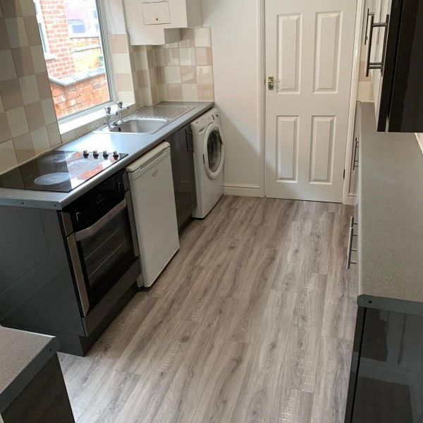 69 Oxford Street - No Deposit & spare roomLoughborough - Photo 1