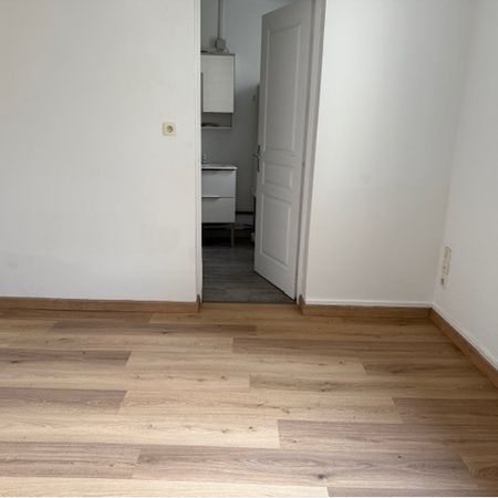 Location Appartement 2 pièces 42m² - Photo 4