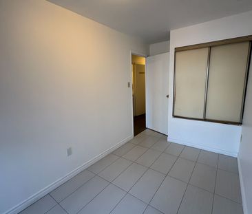 For Lease - 603 Gerrard Street Unit# 2, Toronto, Ontario - Photo 4