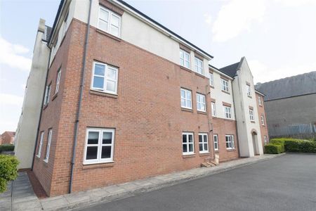 2 bedroom ground floor flat to rent - Photo 5