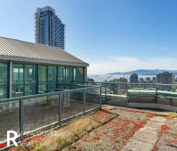 Penthouse in Downtown Vancouver, BC - Photo 1