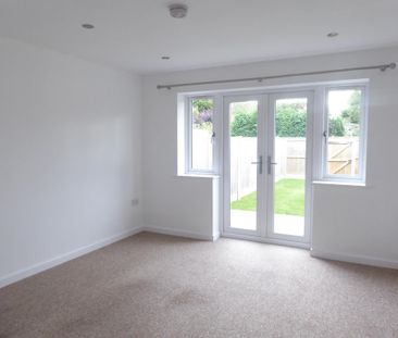 2 bedroom terraced house to rent - Photo 2
