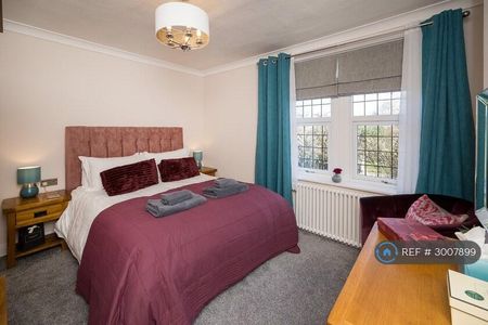 3 bedroom terraced house to rent - Photo 2
