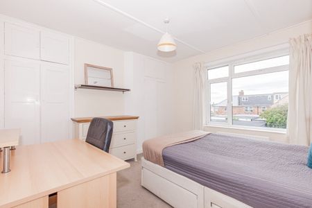 Cowley Road, East Oxford - Photo 4