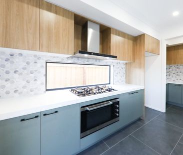 BRAND NEW, GRAND & SPACIOUS 4-BEDROOM HOME IN TARNEIT, FEATURING LI... - Photo 3