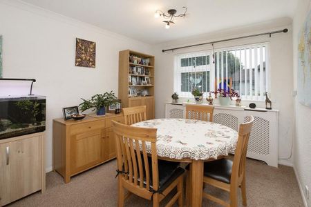 2 bedroom semi-detached house to rent - Photo 3