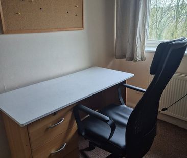 Room in a Shared House, Knepp Close, BN2 - Photo 4