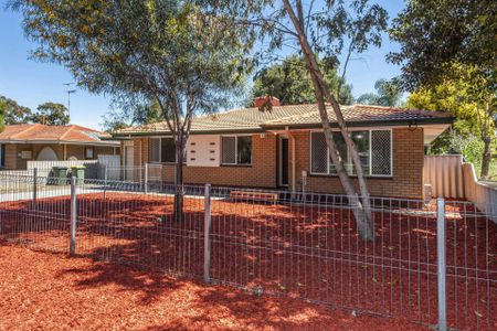 Charming Home in Super Central Mandurah Location - Photo 5