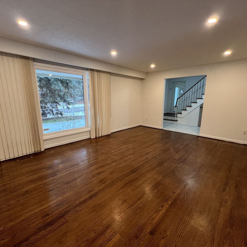 For Lease - 298 Newton Drive, Toronto, Ontario - Photo 1