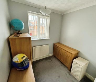 3 bedroom semi-detached house to rent - Photo 2