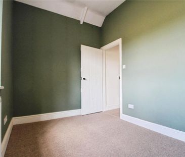 4 bedroom detached house to rent - Photo 4